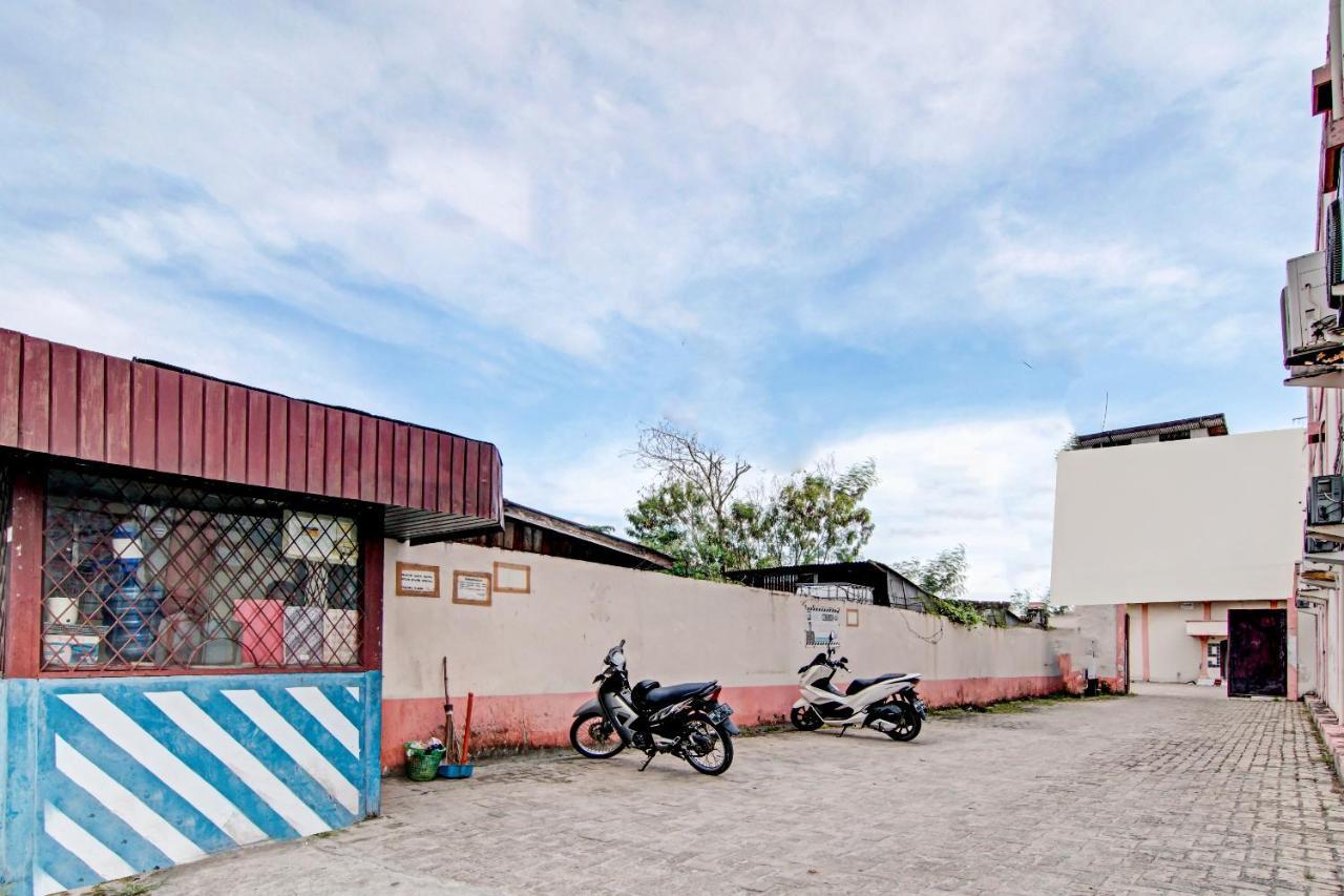 Oyo 90697 Hotel Wisata Dumai Extérieur photo